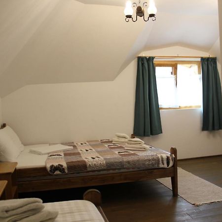 Cerdacul Cu Stuf Hotell Sfântu Gheorghe Exteriör bild