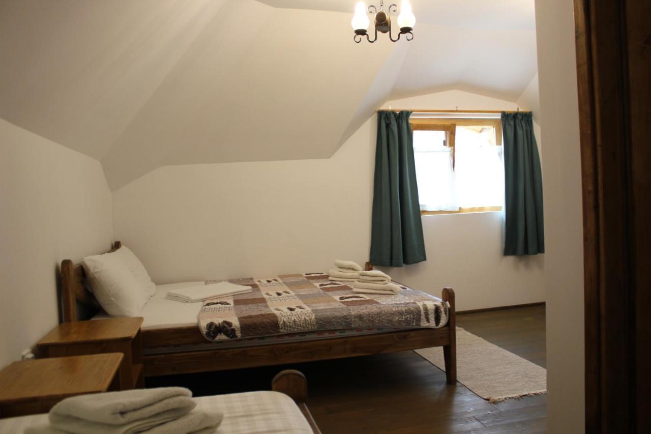 Cerdacul Cu Stuf Hotell Sfântu Gheorghe Exteriör bild