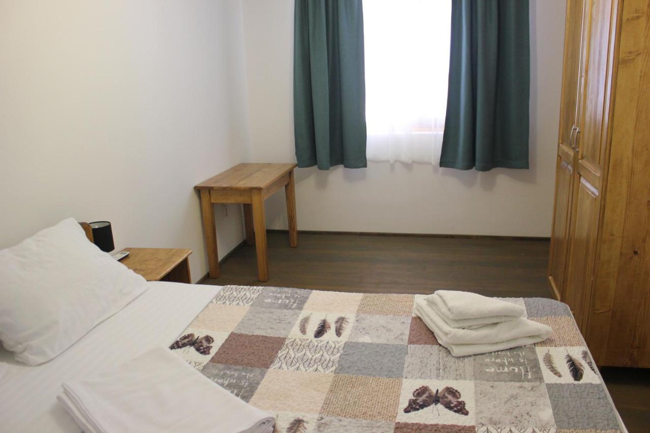 Cerdacul Cu Stuf Hotell Sfântu Gheorghe Exteriör bild