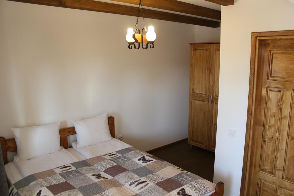 Cerdacul Cu Stuf Hotell Sfântu Gheorghe Exteriör bild
